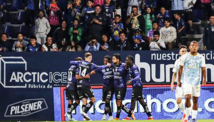 Los jugadores de Independiente del Valle festejan en el partido ante Emelec por la LigaPro, el 14 de septiembre de 2024.