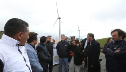 El expresidente Guillermo Lasso durante el evento de firma de contrato de inversión del proyecto eólico Villonaco III, abril de 2022.