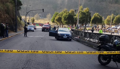 Efectivos de la Policía Nacional en atención de un incidente violento en el sector de El Trébol, en Quito, el 19 de septiembre de 2024.