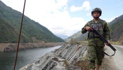 Militares custodian la central hidroeléctrica Mazar, el 17 de septiembre de 2024.