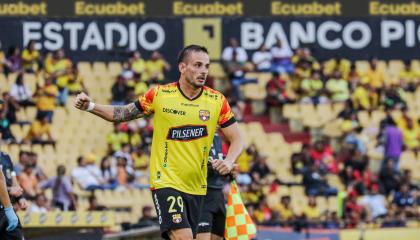 Octavio Rivero festeja un gol, durante un partido con Barcelona SC por la LigaPro, el 15 de septiembre de 2024.