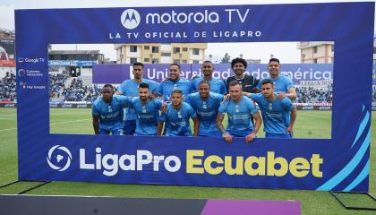 Jugadores de Macará, previo a un partido por la LigaPro en Ambato, el 1 de septiembre de 2024.