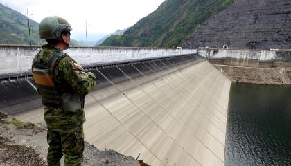 La central Hidroeléctrica Mazar tiene un embalse que almacena agua que alimenta también las centrales Paute-Molino y Sopladora, 17 de septiembre de 2024.