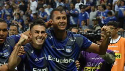 Jugadores de Emelec festejan, durante un partido de LigaPro, el 1 de septiembre de 2024.