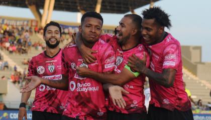 Los jugadores de Independiente del Valle festejan uno de los goles ante Guayaquil City, por los cuartos de final de la Copa Ecuador, el 24 de septiembre de 2024.