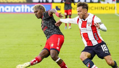 Jugadores de Liga de Quito y El Nacional el sábado 21 de septiembre de 2024, durante el partido de LigaPro.