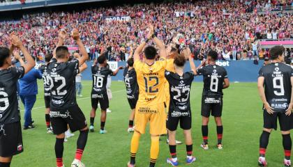 Los jugadores del Deportivo Quito luego de la victoria ante Santa Elena en la ida de los 32avos de final de los playoffs de ascenso de Segunda Categoría, el domingo 29 de septiembre, en el estadio Banco Guayaquil.