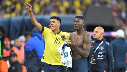 Kendry Paéz y Moisés Caicedo, durante el partido de Ecuador ante Uruguay, el 12 de septiembre de 2024.