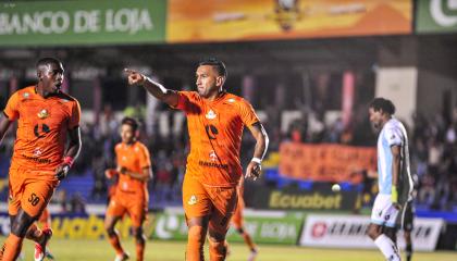 Diego Ávila, de Libertad, festeja un gol ante Cumbayá en el estadio Reina del Cisne de Loja, el viernes 4 de octubre de 2024.