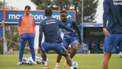 Jugadores de la selección ecuatoriana, durante el entrenamiento del domingo 6 de octubre de 2024, en la Casa de la Selección.