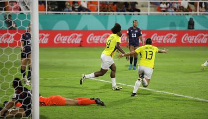 La jugadora de Ecuador, Jaslym Valverde celebra su gol ante República Dominicana en el Mundial Sub 17 femenino, el 16 de octubre de 2024.