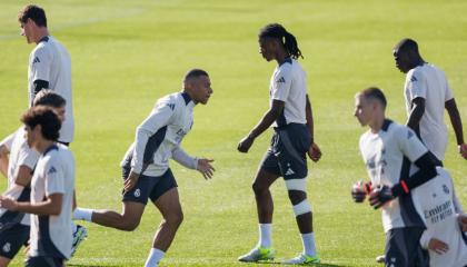 Los jugadores del Real Madrid durante el entrenamiento del lunes 21 de octubre, antes del partido de la Fecha 3 de la Champions League contra el Borussia Dortmund.