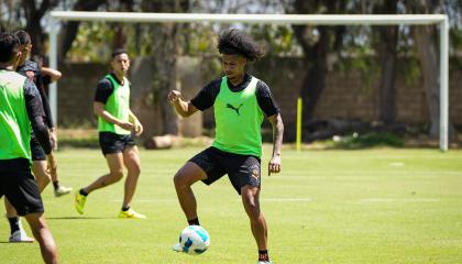 Marco Angulo, durante un entrenamiento con Liga de Quito, el 21 de marzo de 2024.