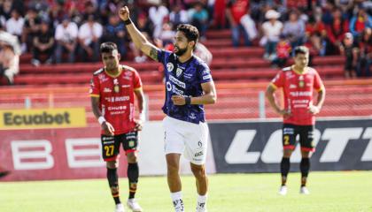 Jeison Medina, de Independiente del Valle, celebra su gol ante Deportivo Cuenca en la Fecha 11 de la Etapa 2 de la LigaPro, el 25 de octubre de 2024.