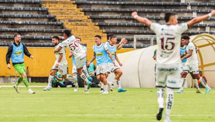 Jugadores de Orense celebrando su gol ante El Nacional, 27 de octubre de 2024.