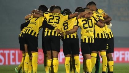 Jugadores de Peñarol se reúnen este miércoles 30 de octubre, previo a un partido de las semifinales de la Copa Libertadores ante Botafogo.