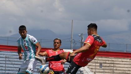 Cumbayá ante Deportivo Cuenca, en el partido jugado este sábado 2 de noviembre de 2024.