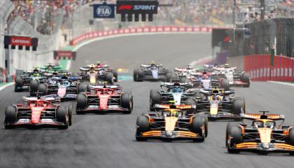 Fotografía del inicio de la carrera Sprint del Gran Premio Sao Paulo de la Fórmula 1, este sábado 2 de noviembre de 2024.