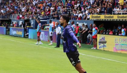 Jeison Medina, delantero de Independiente del Valle, celebra tras marcar el gol ante El Nacional, este domingo 3 de noviembre de 2024.