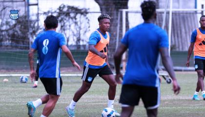 Los jugadores de Emelec, en un entrenamiento el pasado 1 de noviembre de 2024.