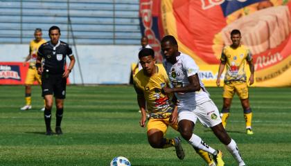 Delfín y Mushuc Runa en el estadio Jocay, en duelo válido por la LigaPro, este viernes 8 de noviembre de 2024.