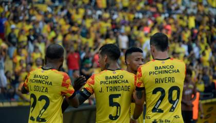 Jugadores de Barcelona SC, durante un partido de LigaPro, el 27 de octubre de 2024.