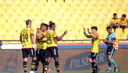 Jugadores de Barcelona SC, durante un partido de LigaPro, el 27 de octubre de 2024.