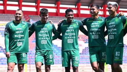 Jugadores de Bolivia, durante un entrenamiento previo al partido con Ecuador por Eliminatorias, el 5 de noviembre de 2024.