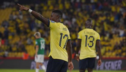 Alan Minda, de Ecuador, celebra un gol ante Bolivia en el partido por la Fecha 11 de las Eliminatorias en el estadio Banco Pichincha, el 14 de noviembre de 2024.