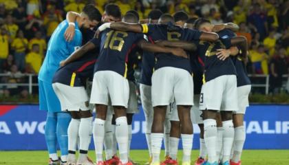 Los jugadores de la selección de Ecuador, previo al partido ante Colombia por Eliminatorias, el 19 de noviembre de 2024.