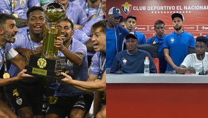 De un lado, los jugadores de IDV festejan el título de la Recopa Sudamericana, del otro, el plantel de El Nacional reclama sueldos pendientes.