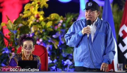 El presidente de Nicaragua Daniel Ortega y su esposa, la vicepresidenta Rosario Murillo, en una reunión el 14 de octubre de 2024 en Managua.