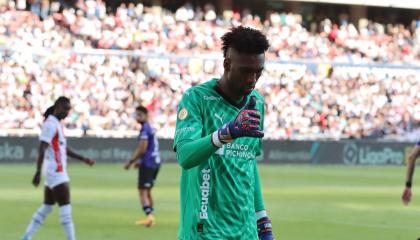 Alexander Domínguez, durante un partido de Liga de Quito por LigaPro, el 9 de noviembre de 2024.