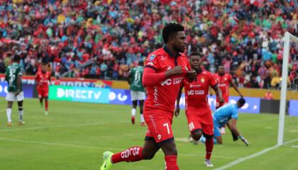 Jonathan Borja, jugador de El Nacional, celebra un gol ante Mushuc Runa por la Copa Ecuador, el jueves 31 de octubre de 2024.