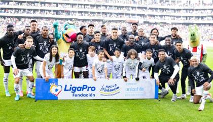 Equipo de Liga de Quito, antes del partido con Independiente del 7 de diciembre, en el estadio Rodrigo Paz Delgado.