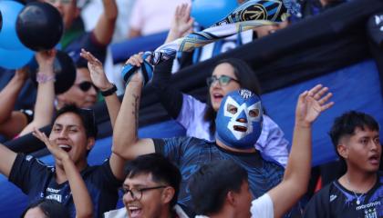 Hinchas de Independiente del Valle en el estadio Rodrigo Paz Delgado durante la final de Copa Ecuador ante El Nacional, el miércoles 27 de noviembre de 2024.