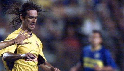 Ariel Graziani de Barcelona SC durante un partido de Copa Libertadores ante Boca Juniors, el 5 de marzo de 2003 en Buenos Aires.