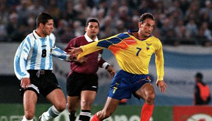 Gilson de Souza, en un partido con la selección ecuatoriana ante Argentina.