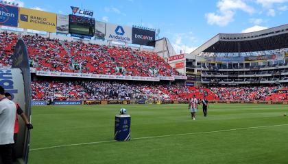 El estadio Rodrigo Paz Delgado, de Liga de Quito, previo a un partido de LigaPro, el 1 de diciembre de 2024.