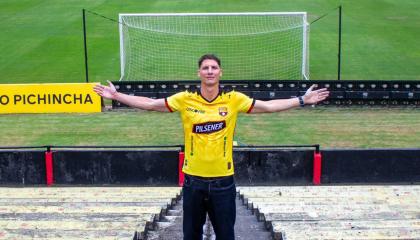 El jugador de Barcelona SC, Gastón Campi, en los graderíos del estadio Banco Pichincha el 11 de enero de 2025.