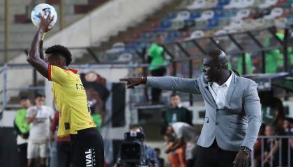 Segundo Castillo, entrenador de Barcelona SC, en el partido ante Universitario jugado el miércoles 14 de mayo de 2025, válido por Copa Libertadores.