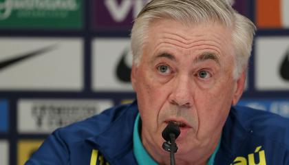 El entrenador de la selección de Brasil, Carlo Ancelotti, habla durante una rueda de prensa en Guayaquil, el 4 de junio de 2025.