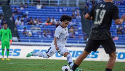 Adalberto Carrasquilla, de la selección de Panamá, en el partido ante Nueva Zelanda por la Copa Kirin, el jueves 1 de octubre de 2026.