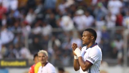 El jugador de Liga de Quito, Yerlin Quiñónez, reaccionad en el partido frente a Aucas el sábado 17 de octubre de 2026.