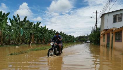 Inundaciones en Tenguel, parroquia rural de Guayaquil, tras las fuertes lluvias registradas en Guayas el 19 de octubre de 2026.