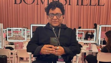Juan Carlos Salazar, maquillista ecuatoriano que estuvo en el desfile de Victoria´s Secret, 17 de octubre de 2026.