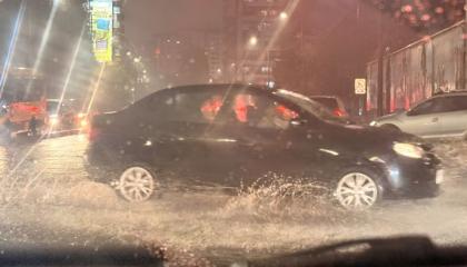 Imagen del impacto de la lluvia en las calles de Quito, avenida 6 de Diciembre, 20 de octubre de 2026.