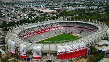 Fotografía aérea del 8 de octubre de 2026 que muestra el estadio Metropolitano Roberto Meléndez en la etapa final de su remodelación.
