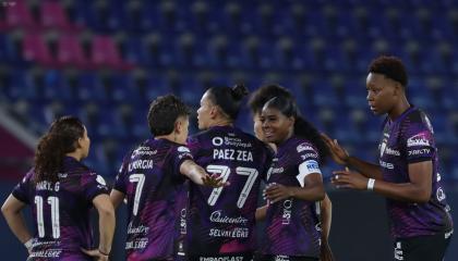 Jugadoras de Dragonas IDV celebran el gol en el partido frente a Universitario Deportes, por la Fecha 2 de la fase de grupos de la Copa Libertadores Femenina, el 18 de octubre de 2026.