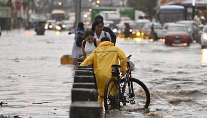 Inundaciones por intensas lluvias en Guayaquil, Guayas, Ecuador, 26 de octubre de 2026.